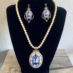 Her Universe R2D2 Jewelry Set - Necklace, Earrings, Ring, Keychain